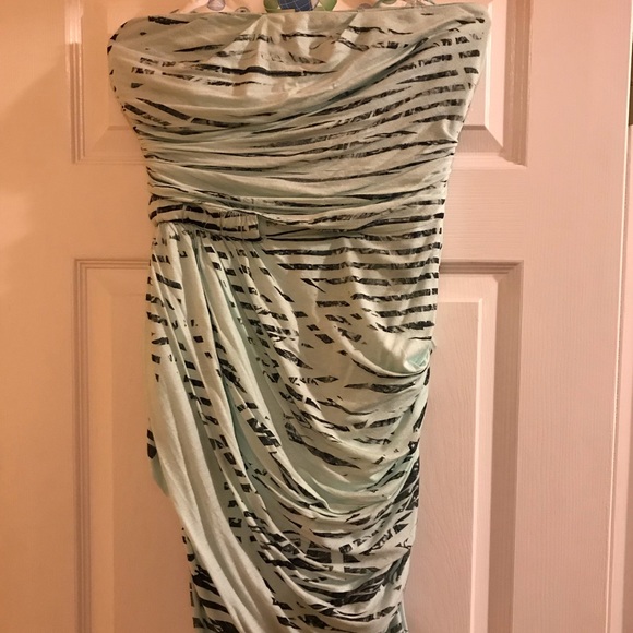 Elizabeth and James Strapless Stripe Dress - Picture 2 of 4